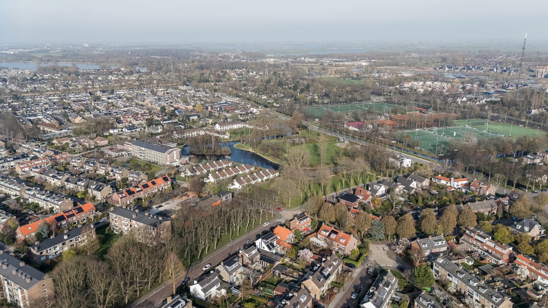 Spacious semi-detached villa on a characteristic tree-lined avenue in Oegstgeest — 64