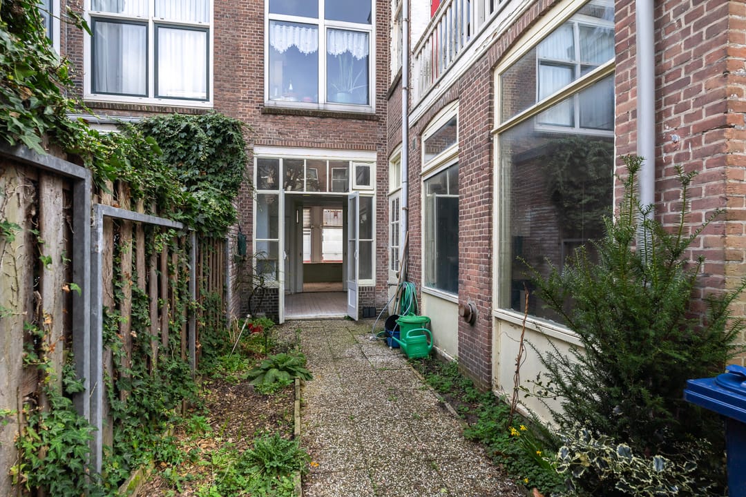 Renovation Opportunity in Popular Geuzenkwartier — 13