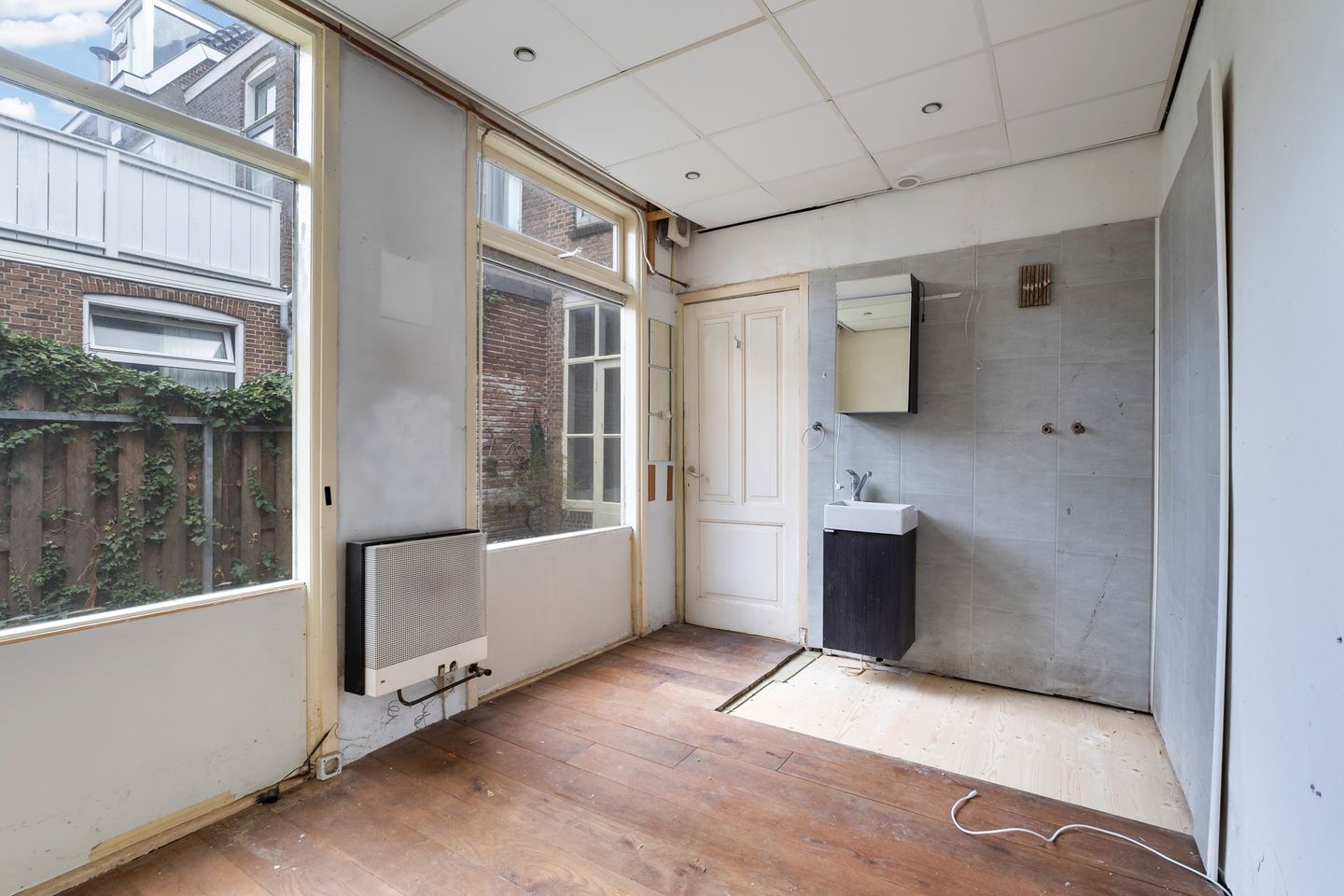 Renovation Opportunity in Popular Geuzenkwartier — 14