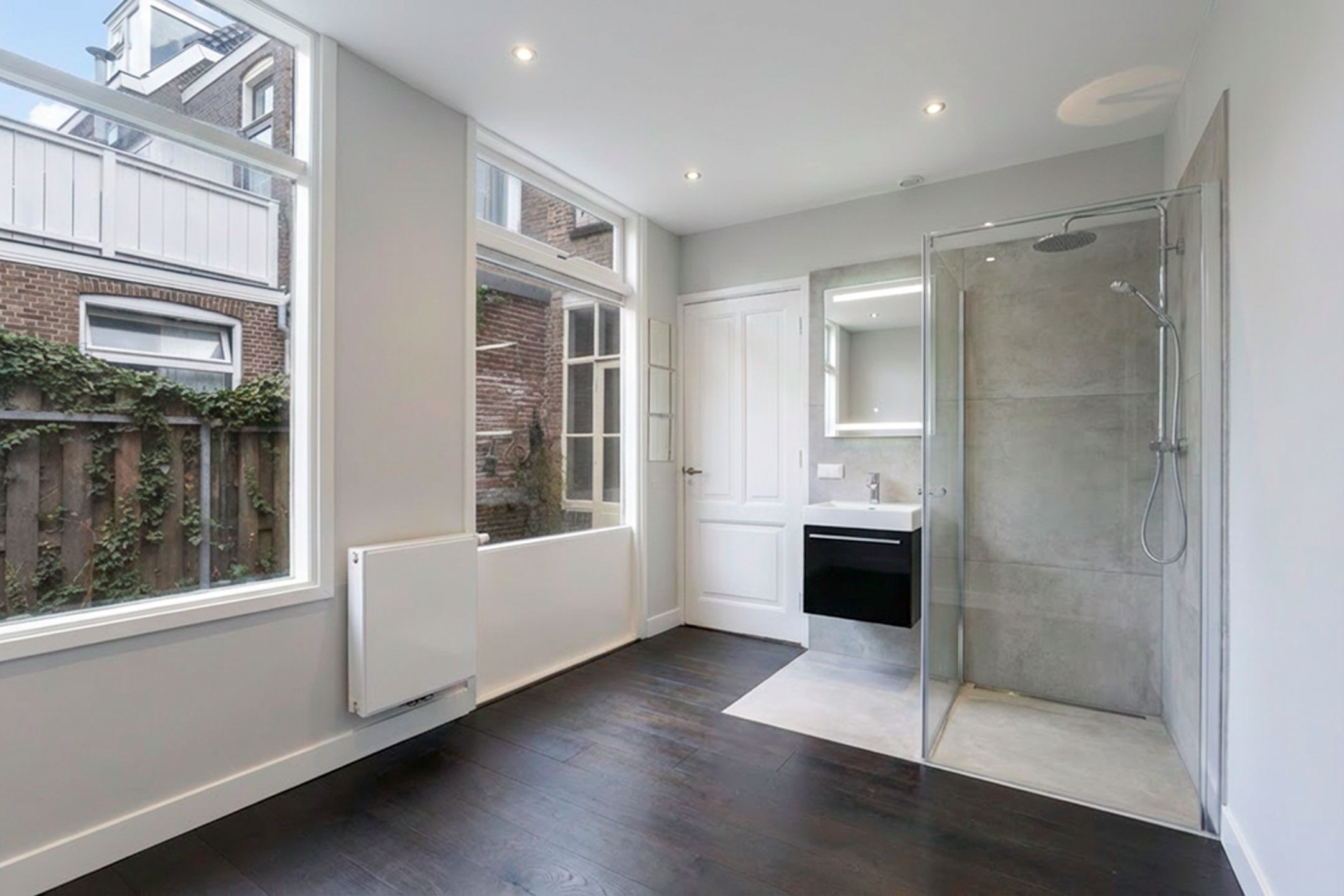 Renovation Opportunity in Popular Geuzenkwartier — 15