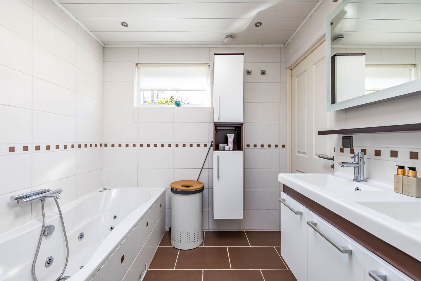 Characterful 1920s semi-detached home with modern amenities in Hoogkerk — 20