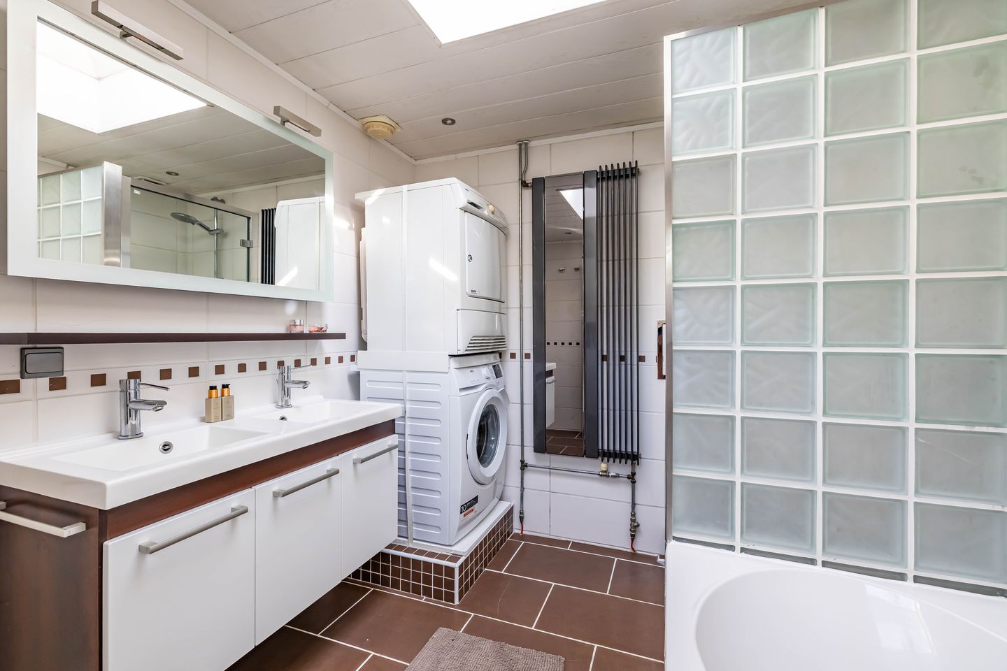 Characterful 1920s semi-detached home with modern amenities in Hoogkerk — 19