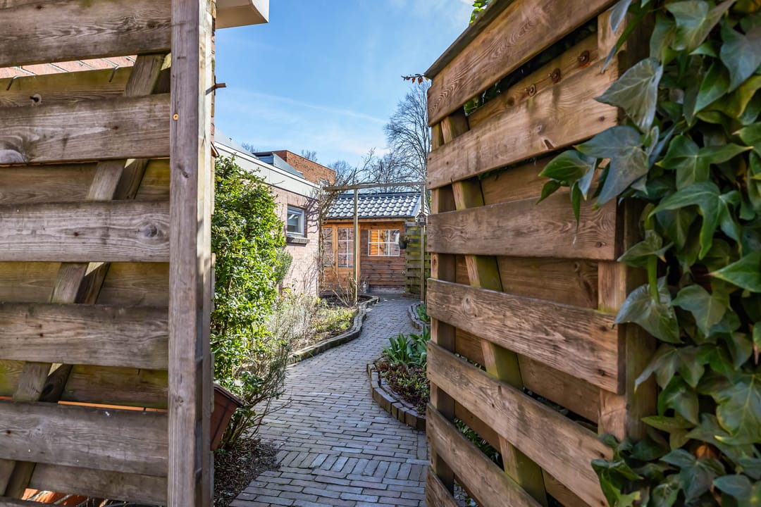 Characterful 1920s semi-detached home with modern amenities in Hoogkerk — 31