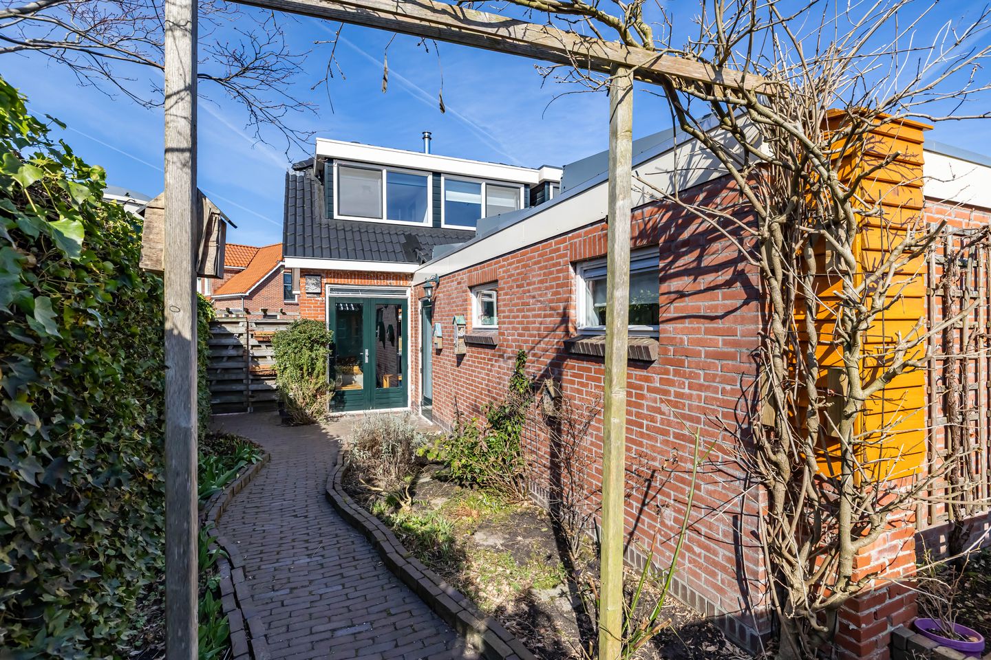 Characterful 1920s semi-detached home with modern amenities in Hoogkerk — 35