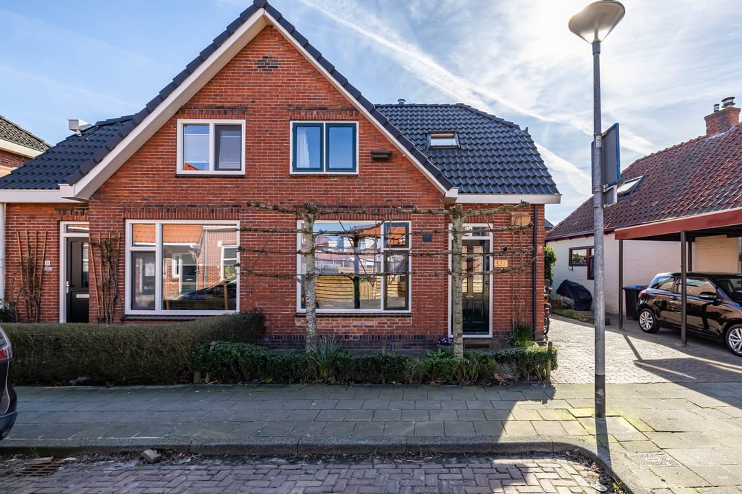 Characterful 1920s semi-detached home with modern amenities in Hoogkerk — 37