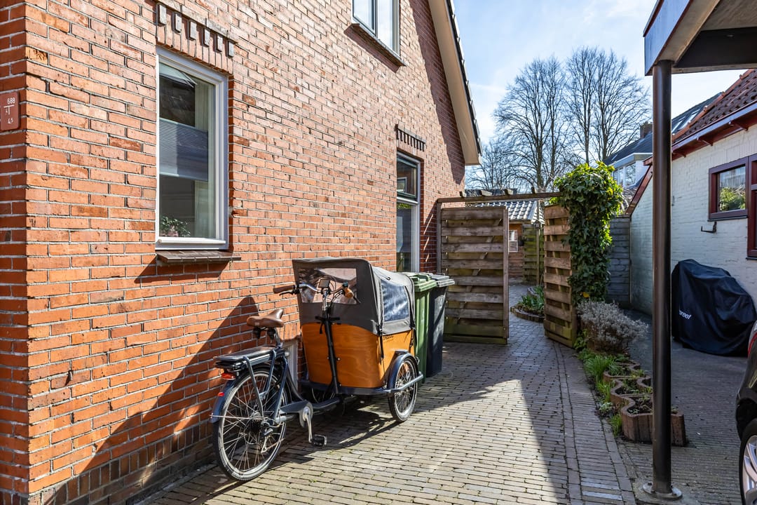 Characterful 1920s semi-detached home with modern amenities in Hoogkerk — 38