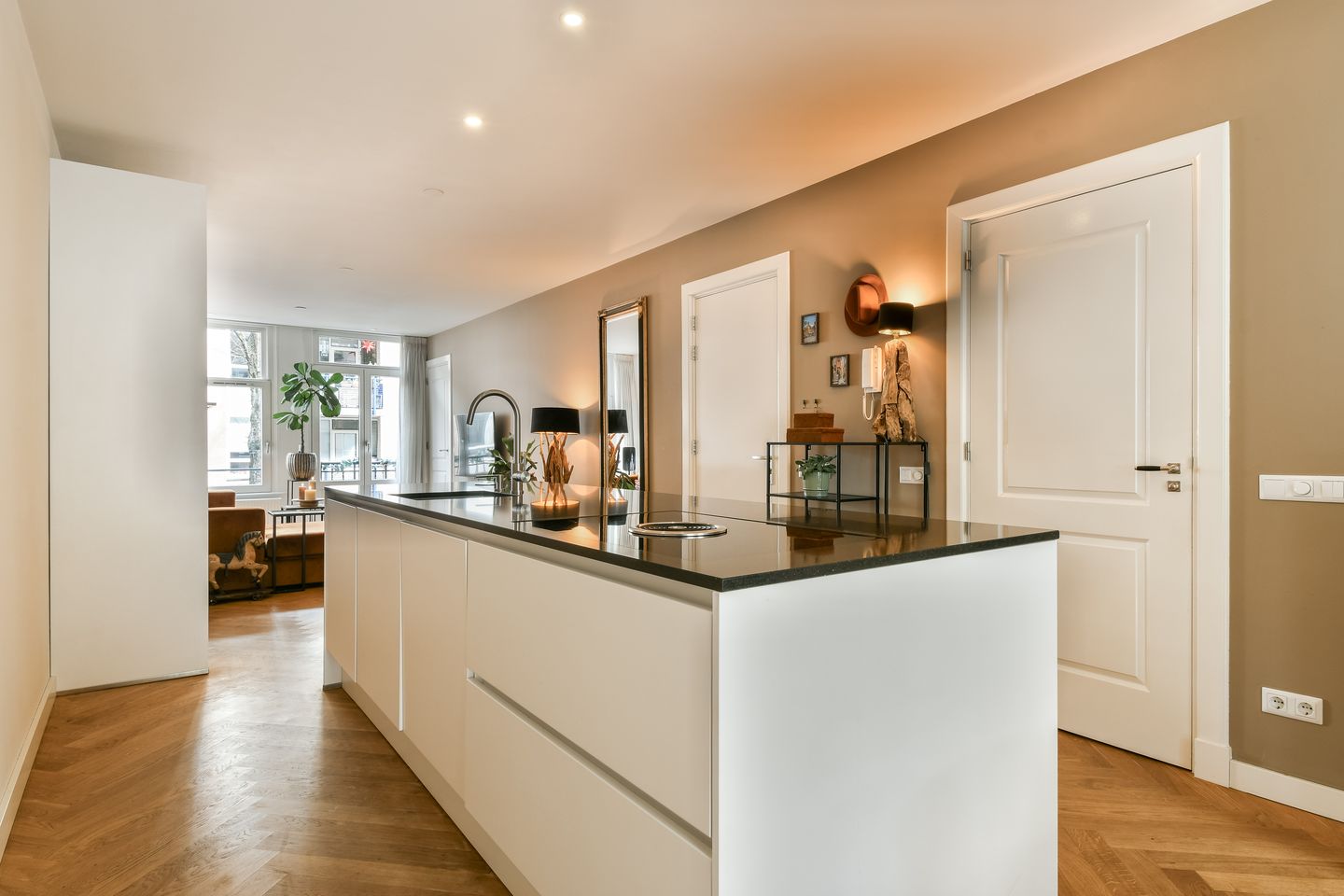 Foto 10 van Madurastraat 16-1