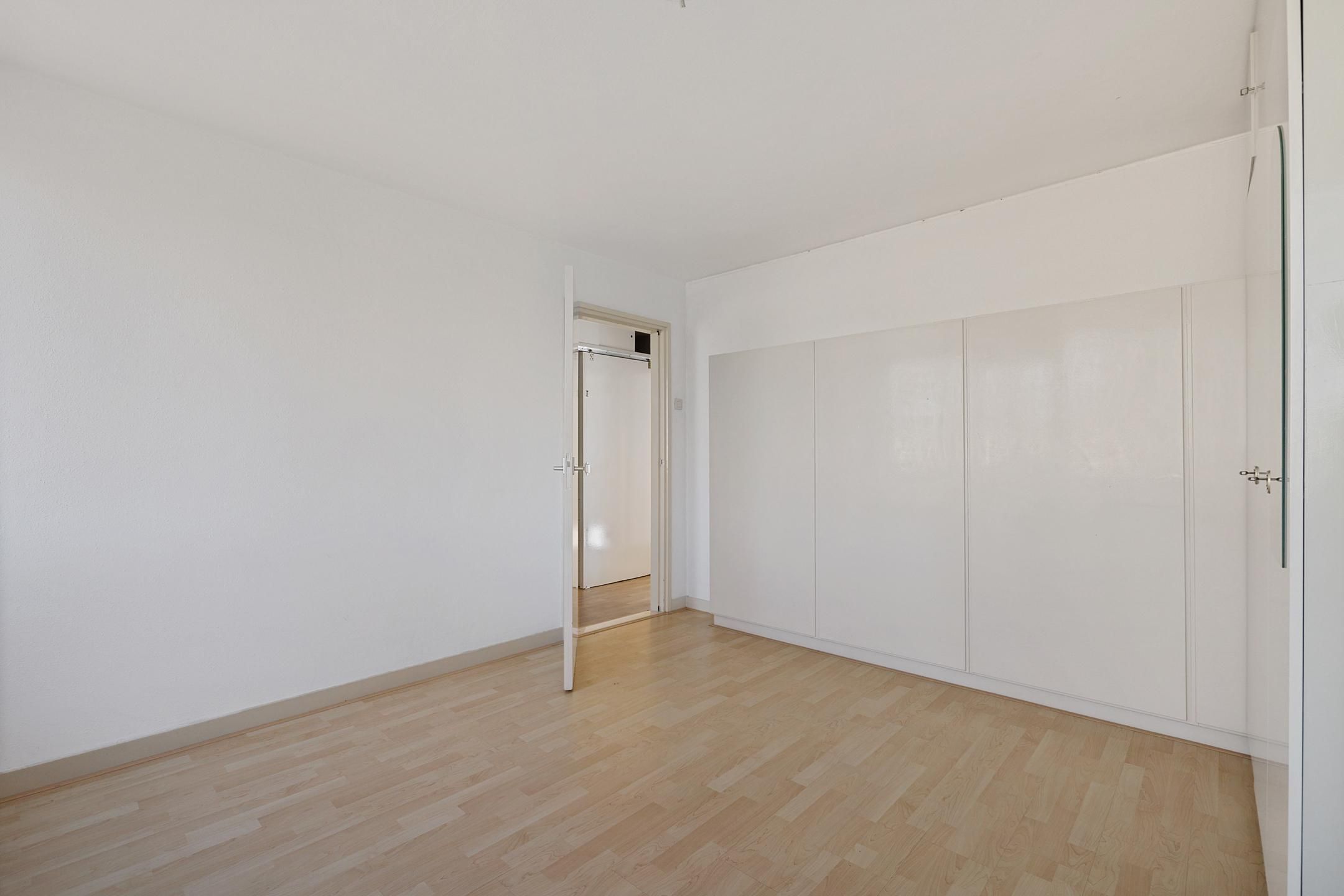 Terraced house in green Emmerhout neighborhood — 12