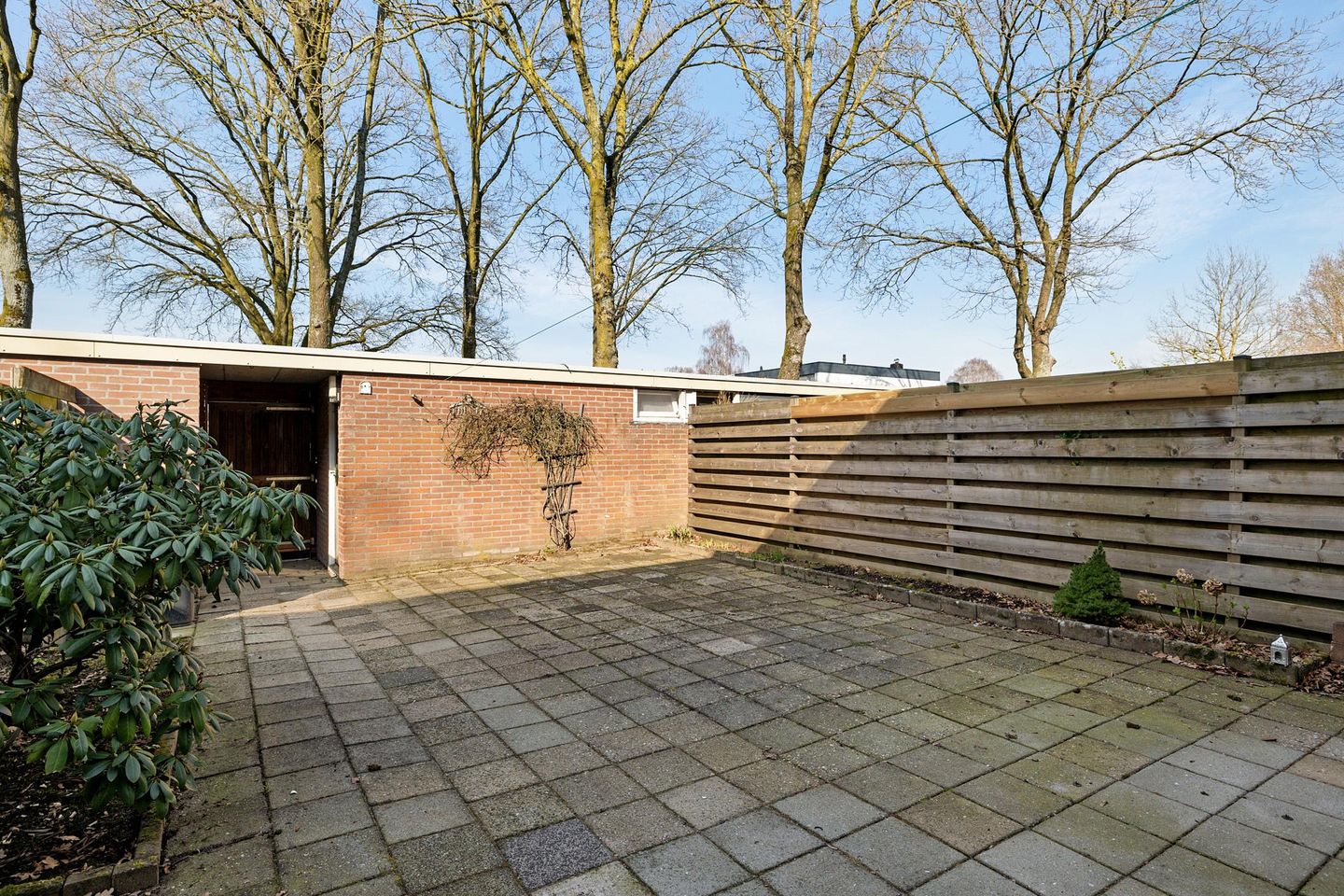 Terraced house in green Emmerhout neighborhood — 19