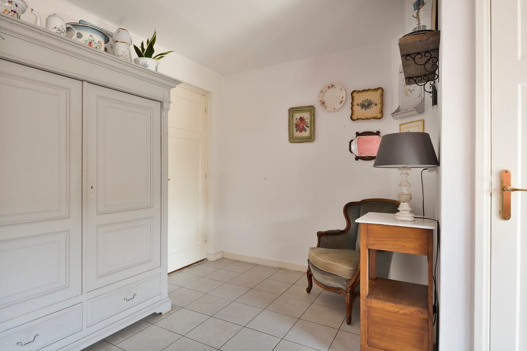 Semi-detached house with spacious driveway and three-car garage in 's Gravenmoer — 14