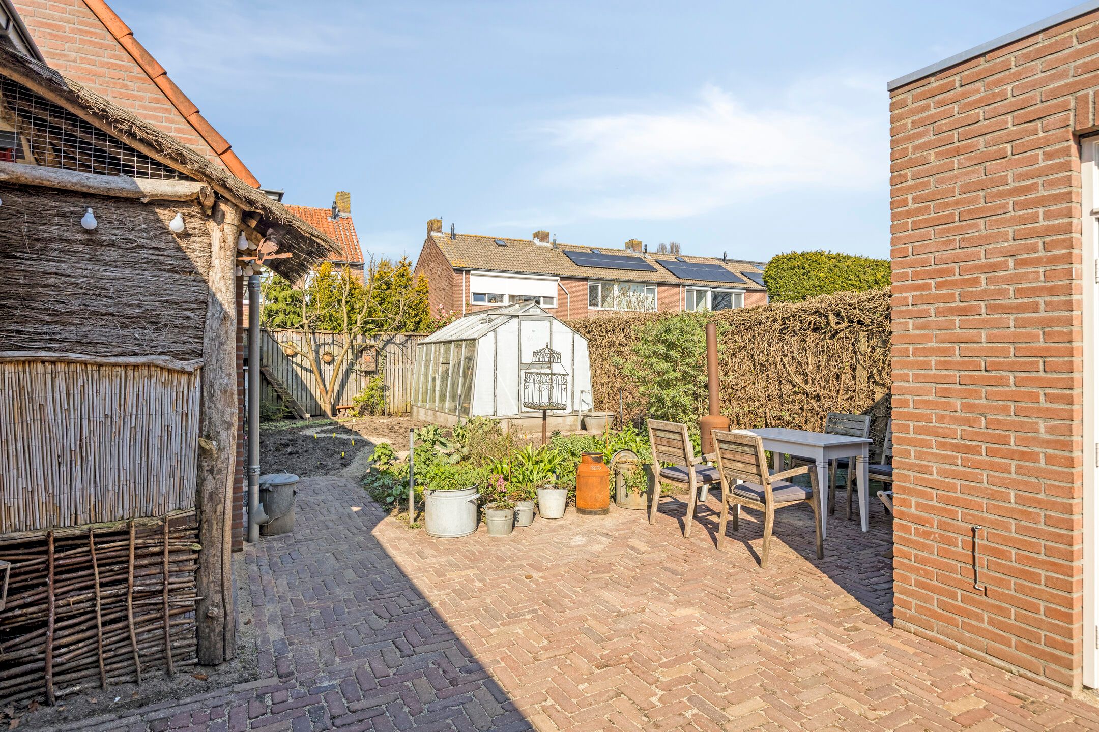 Semi-detached house with spacious driveway and three-car garage in 's Gravenmoer — 30