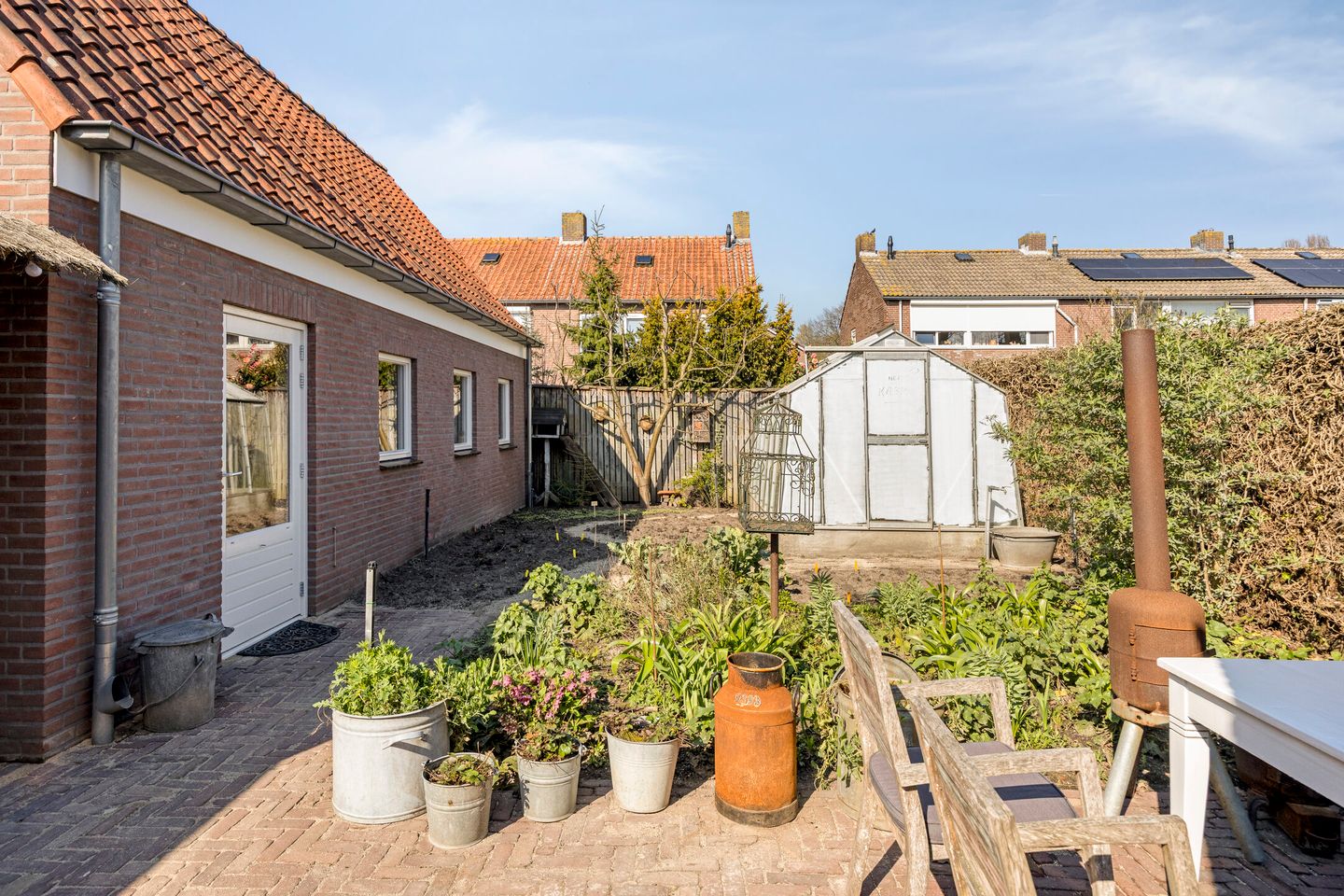 Semi-detached house with spacious driveway and three-car garage in 's Gravenmoer — 31