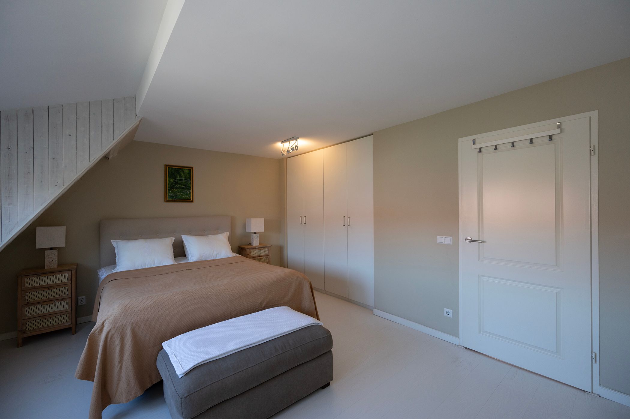 Spacious Mid-Terraced Family Home with Garden on the Water in Maarssenbroek — 21