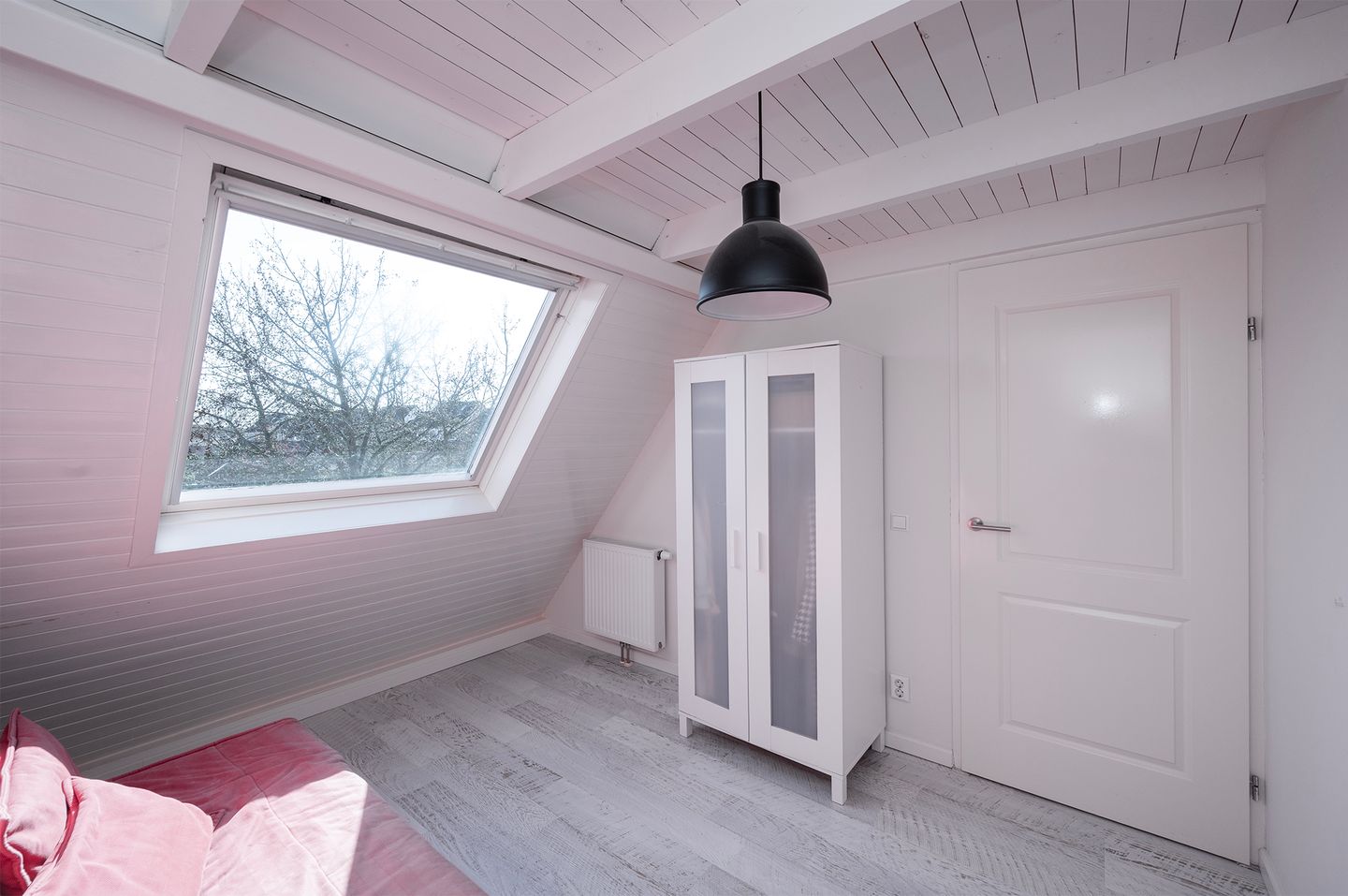 Spacious Mid-Terraced Family Home with Garden on the Water in Maarssenbroek — 30