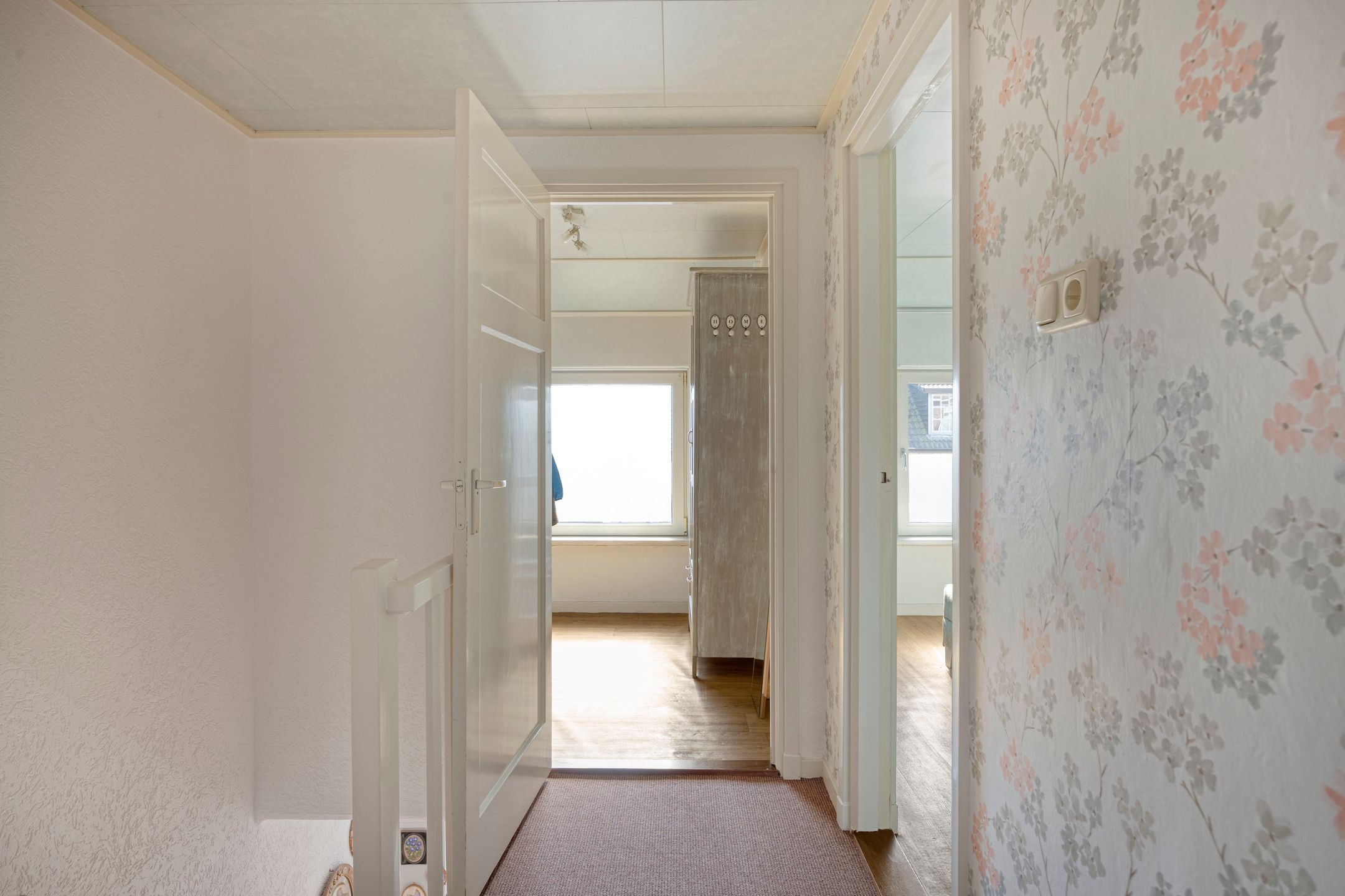 Semi-detached house with spacious driveway and three-car garage in 's Gravenmoer — 21