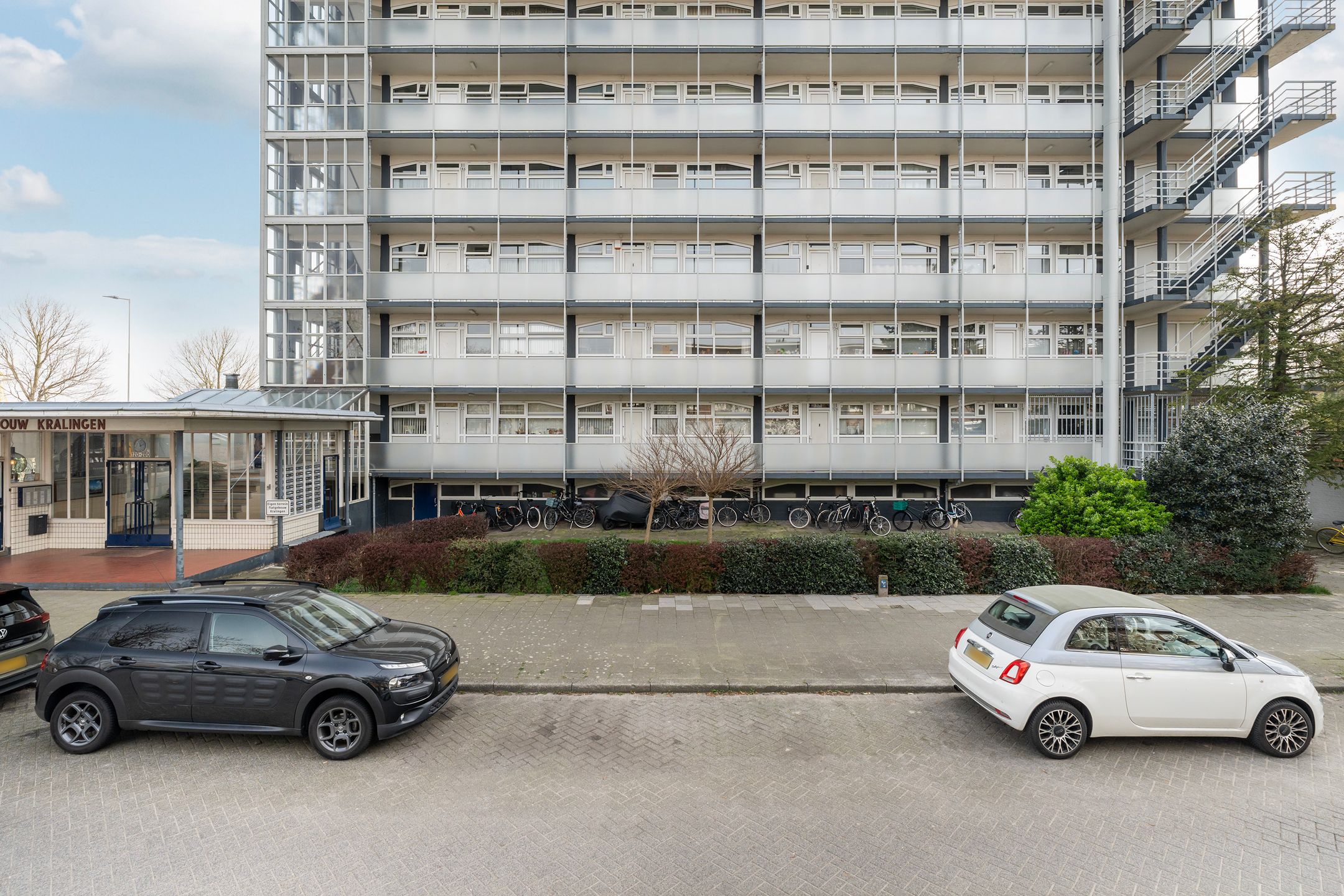 Bright apartment with panoramic Kralingse Plas view — 25