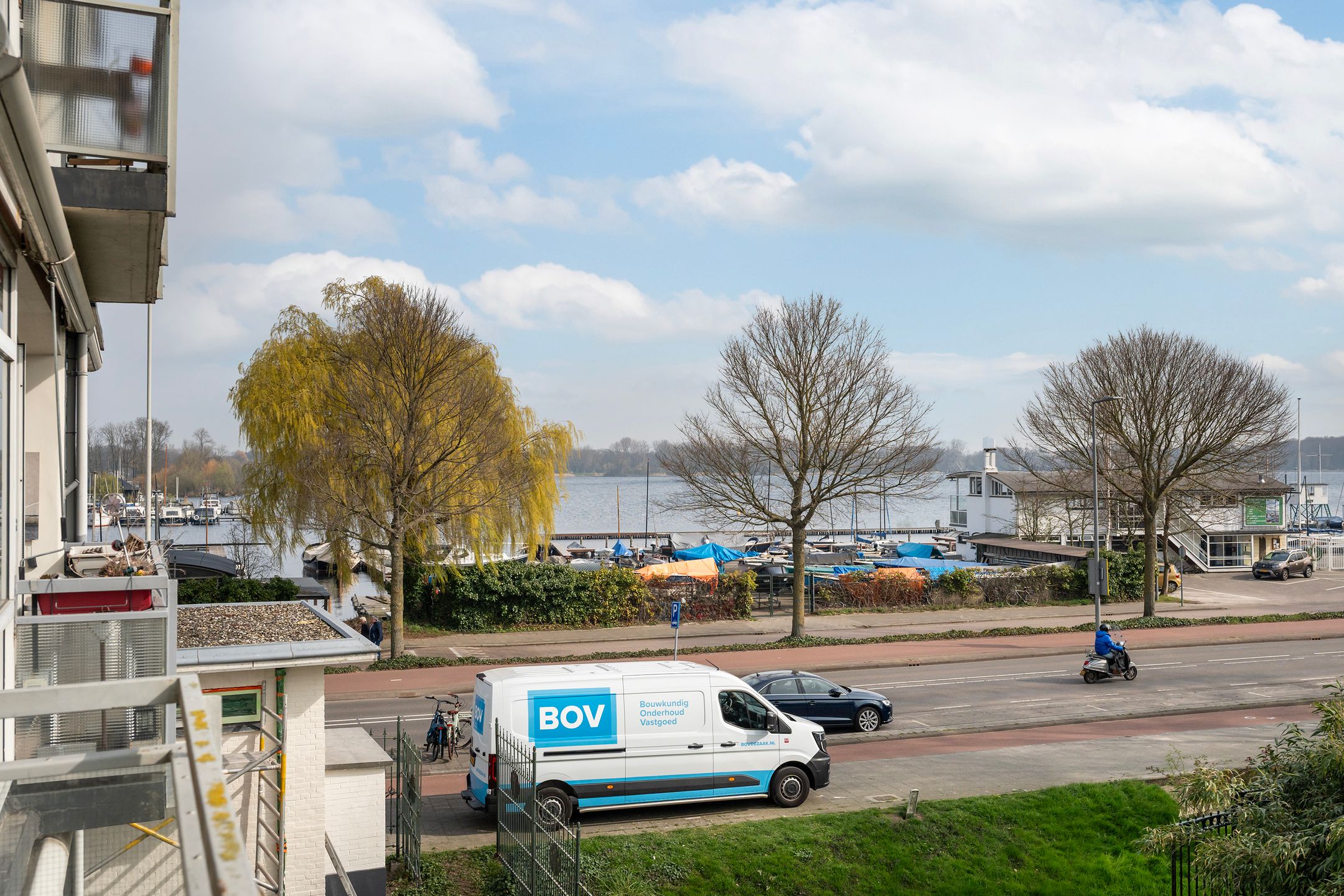 Bright apartment with panoramic Kralingse Plas view — 28