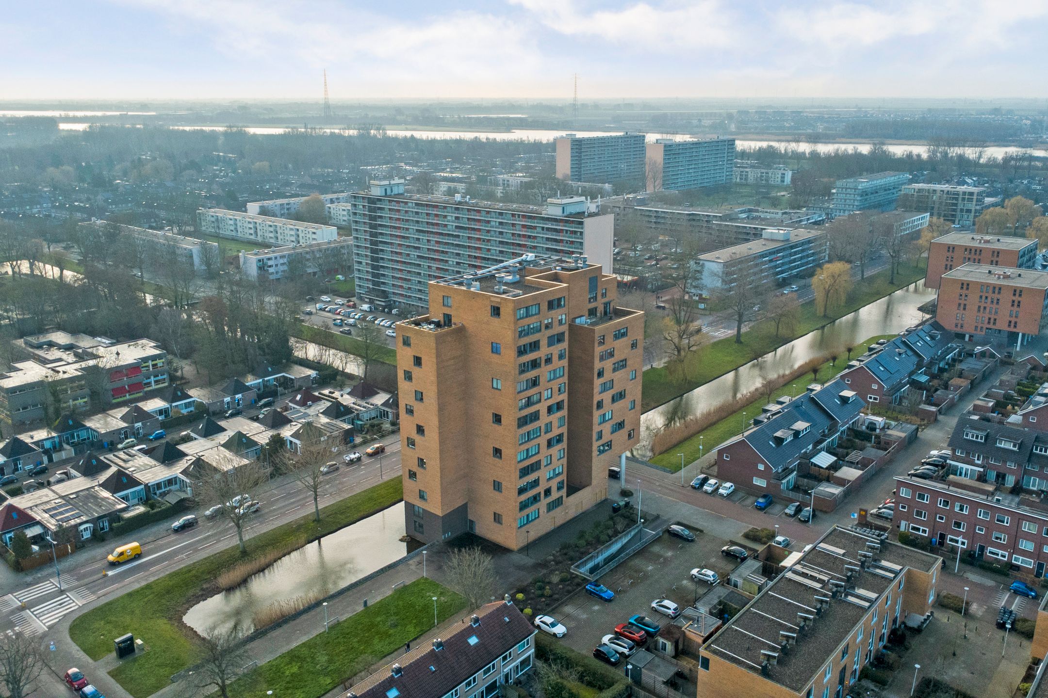 Photo 39 of Beugstraat 45