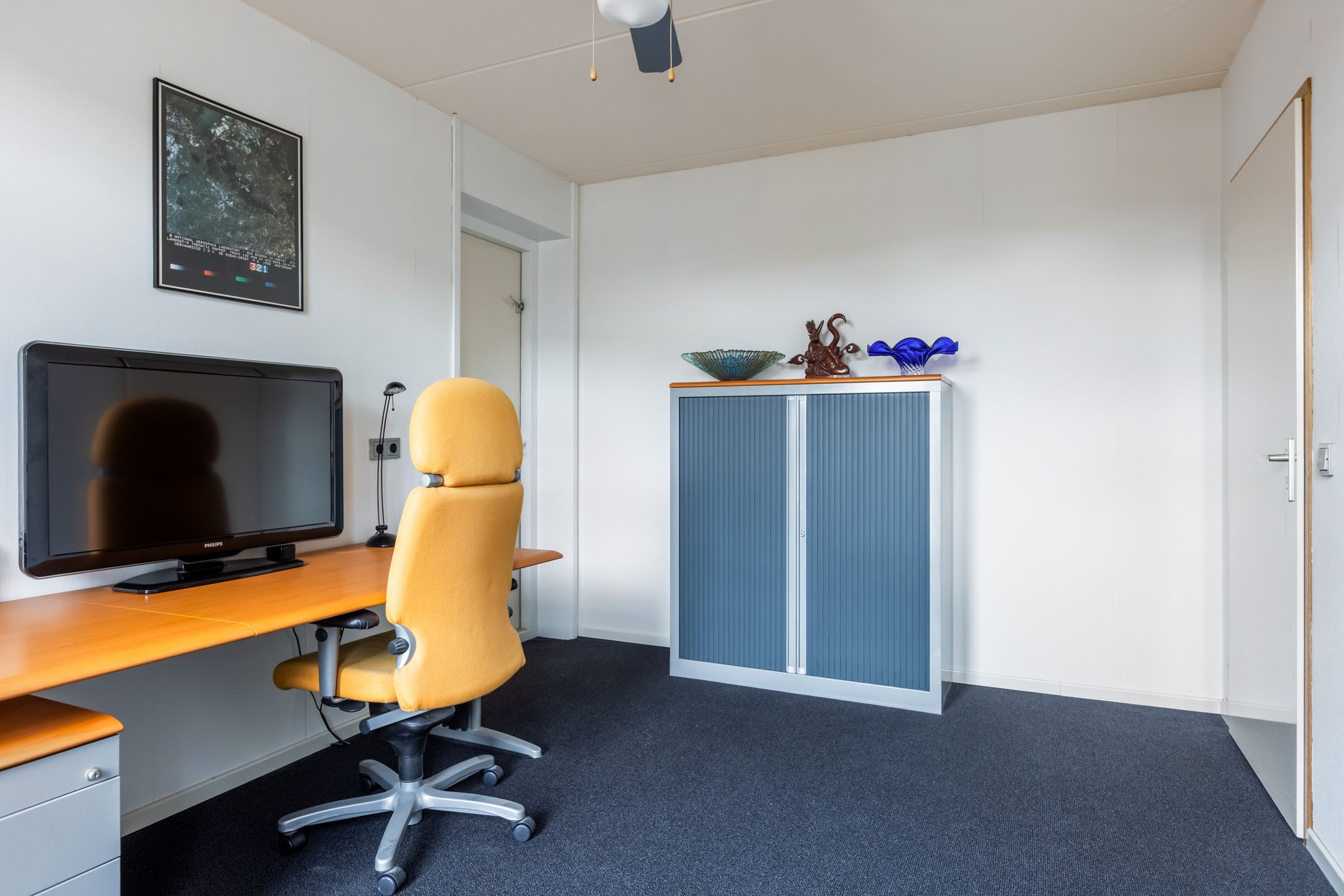 Spacious Corner Home with Garage in De Horden — 37