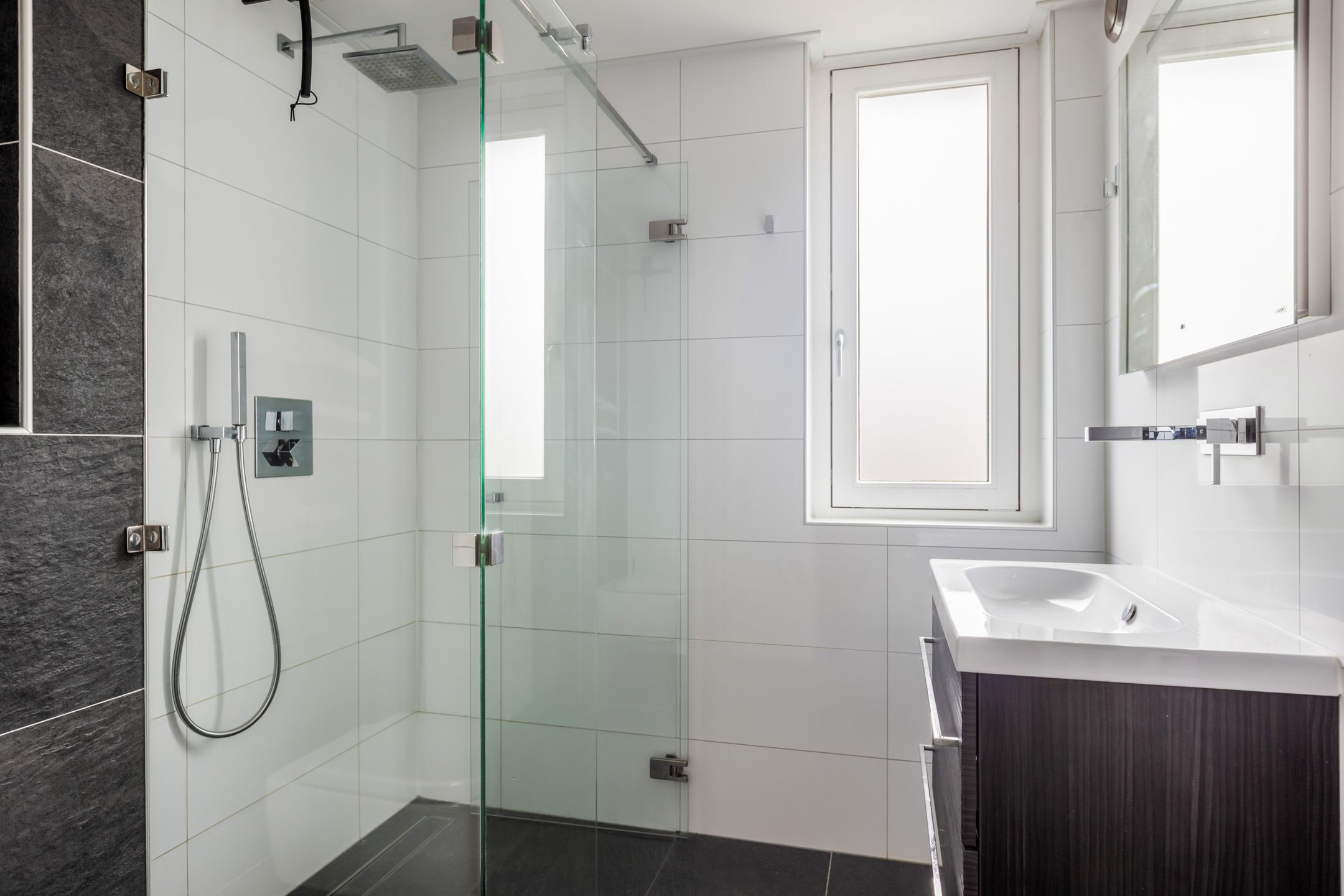 Spacious Corner Home with Garage in De Horden — 43