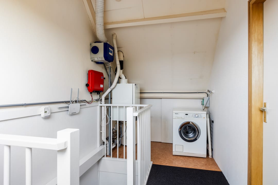 Spacious Corner Home with Garage in De Horden — 49