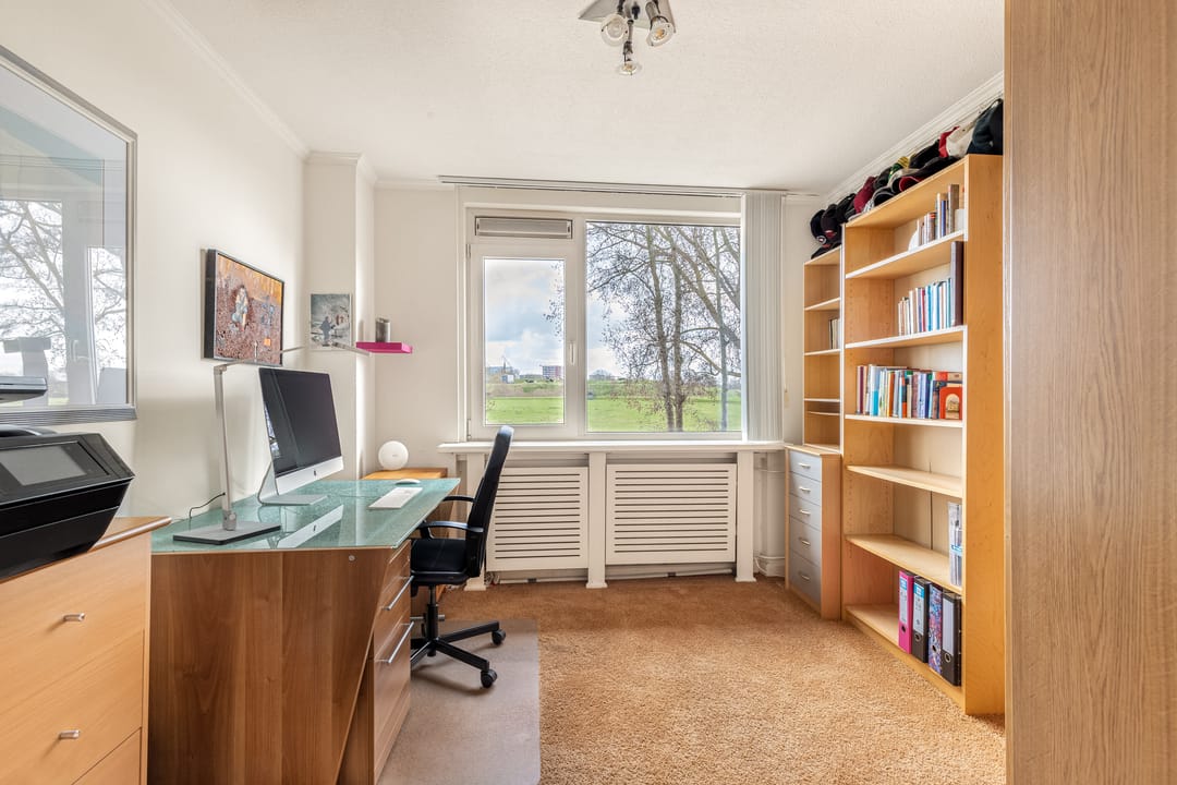 Spacious terraced house with garage and panoramic view of the Geniedijk — 25