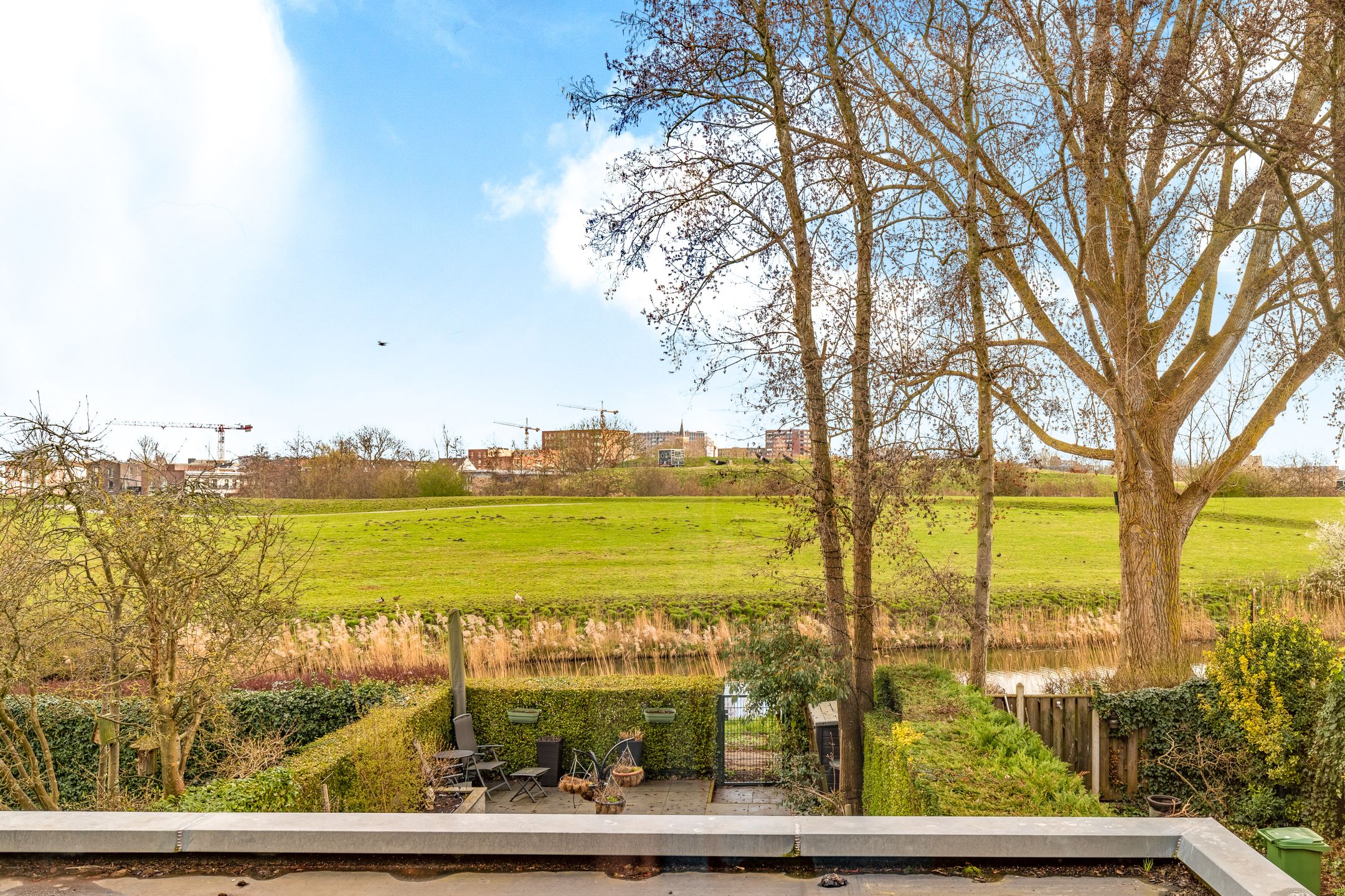 Spacious terraced house with garage and panoramic view of the Geniedijk — 29