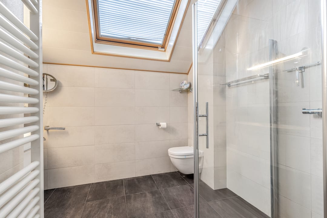 Spacious terraced house with garage and panoramic view of the Geniedijk — 34
