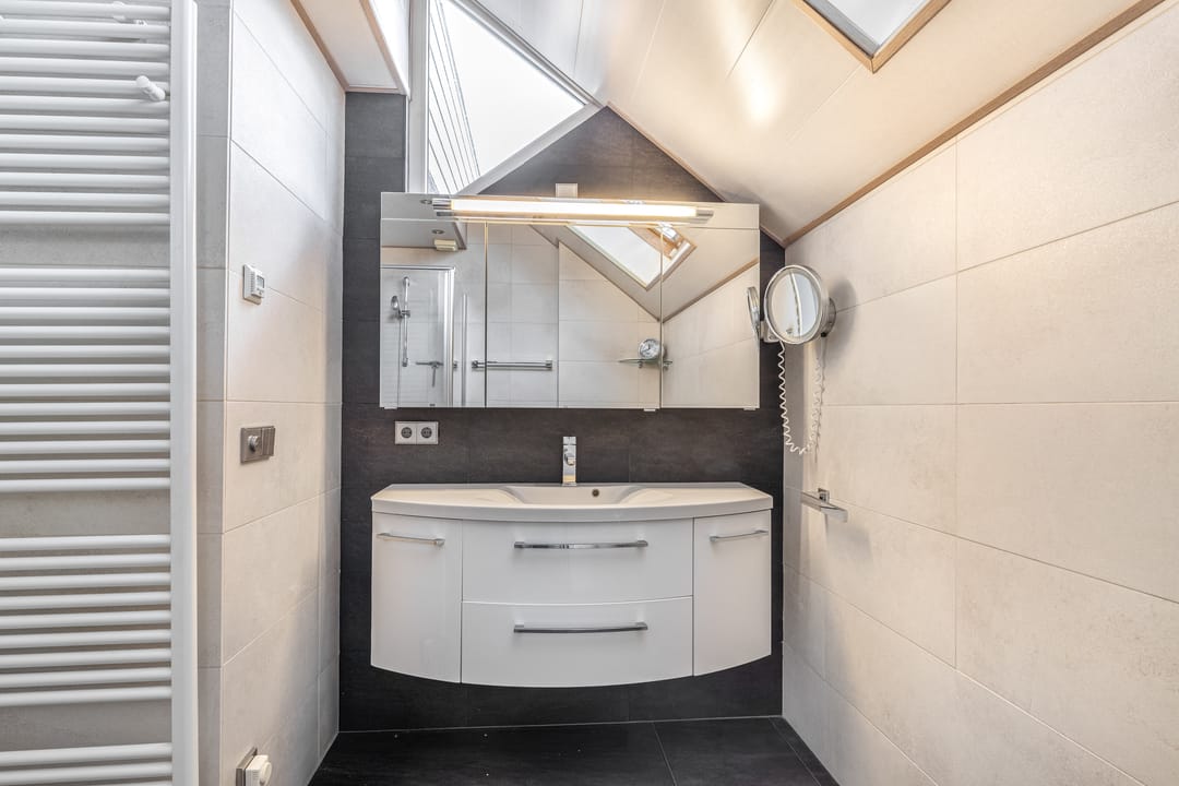 Spacious terraced house with garage and panoramic view of the Geniedijk — 36
