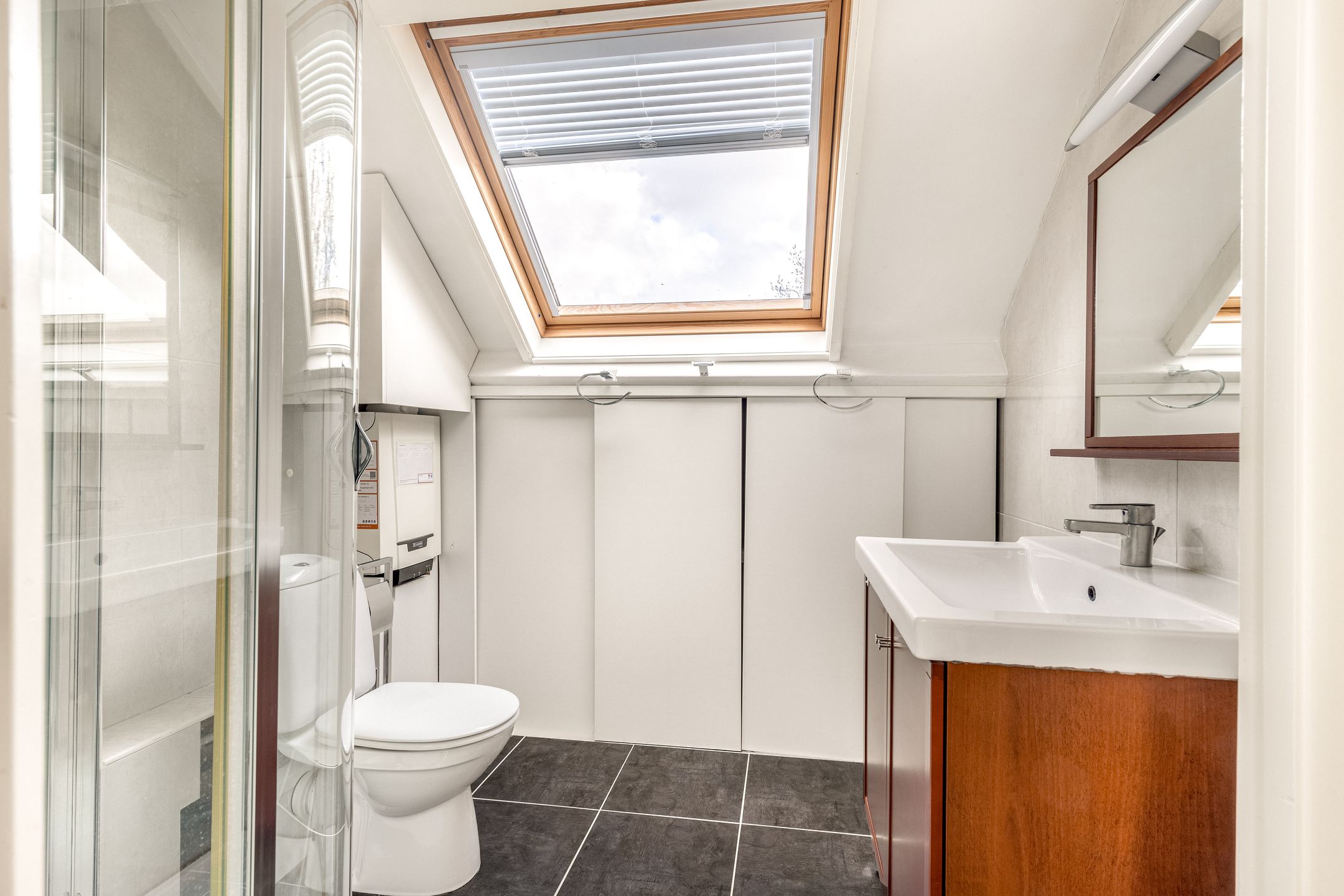 Spacious terraced house with garage and panoramic view of the Geniedijk — 38