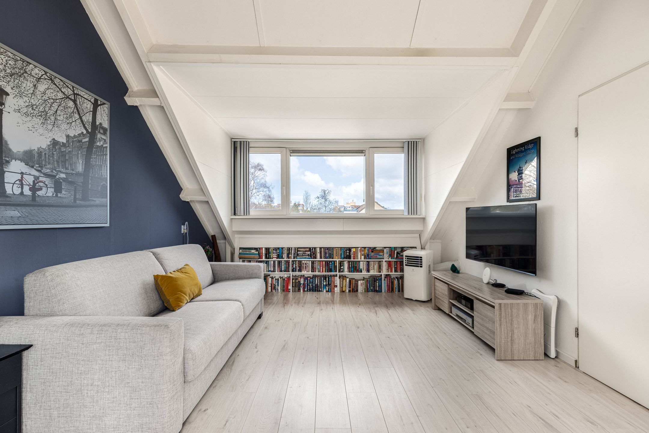Spacious terraced house with garage and panoramic view of the Geniedijk — 41