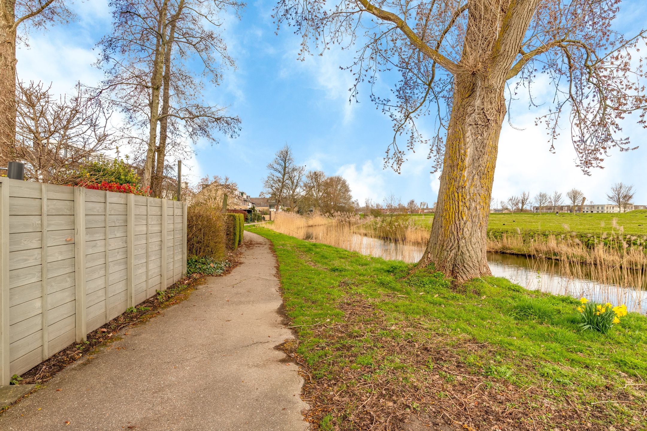 Spacious terraced house with garage and panoramic view of the Geniedijk — 44