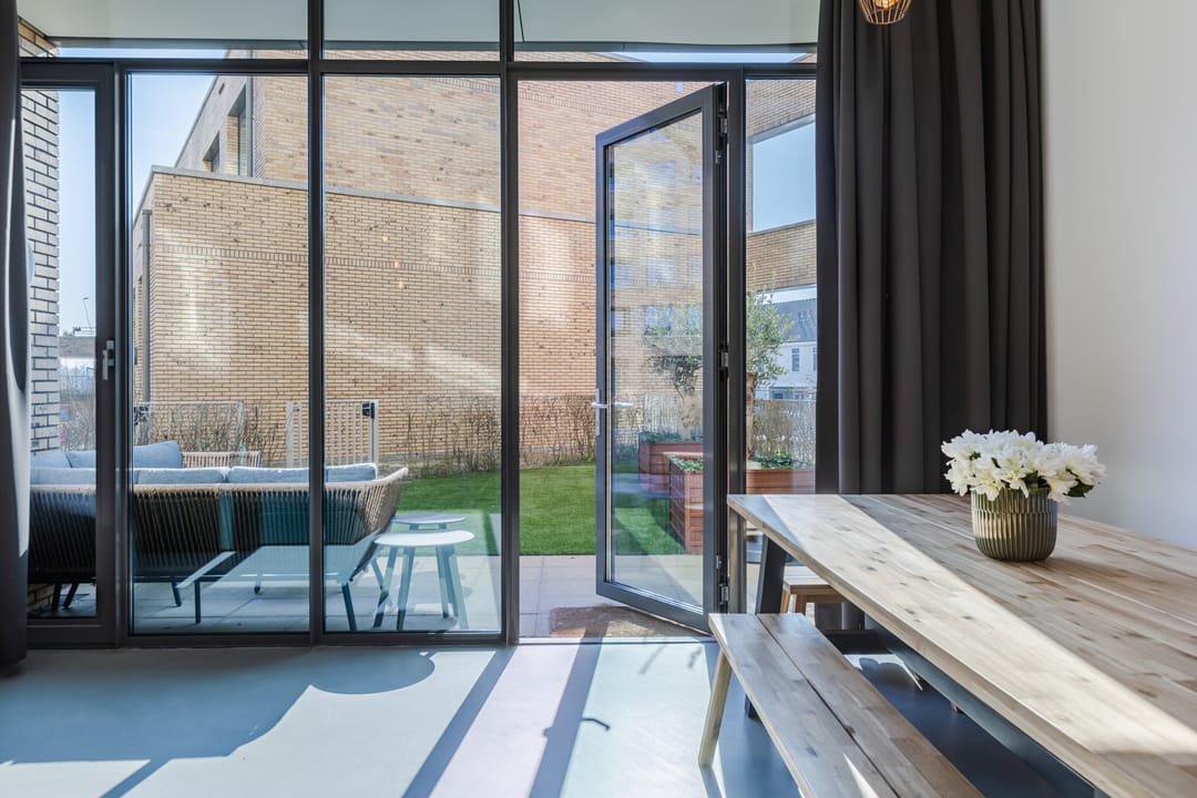 Luxury Split-Level Loft Apartment with South-Facing Garden in De Cascade Complex — 16