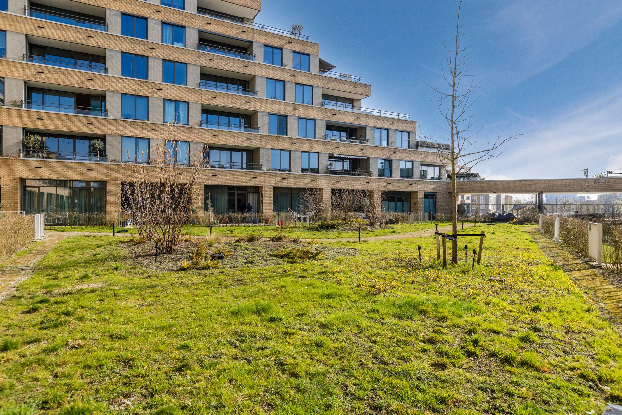 Luxury Split-Level Loft Apartment with South-Facing Garden in De Cascade Complex — 21