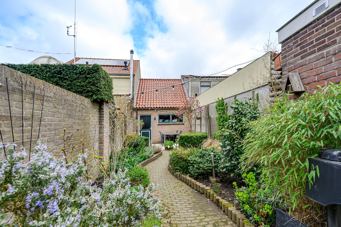 Photo 44 of Voorstraat 24