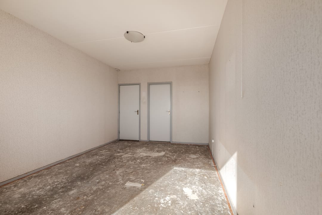 Spacious corner apartment with panoramic views on the 10th floor — 19
