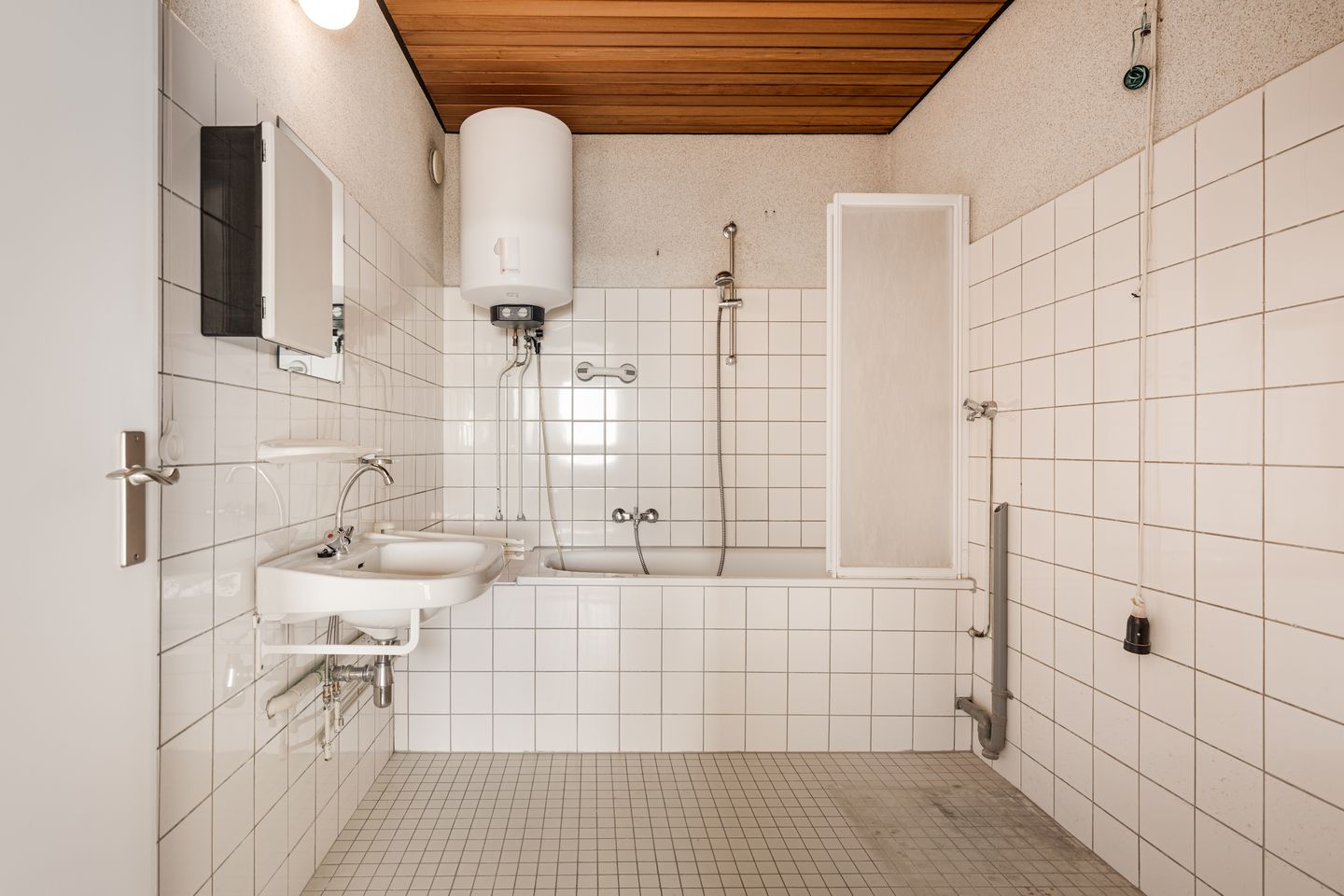 Spacious corner apartment with panoramic views on the 10th floor — 21
