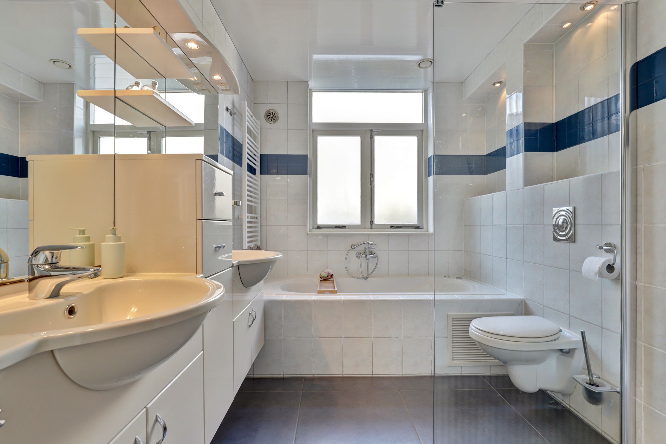 3-Room Ground Floor Apartment with Sunny West-Facing Garden in Popular Hof van Delft — 27