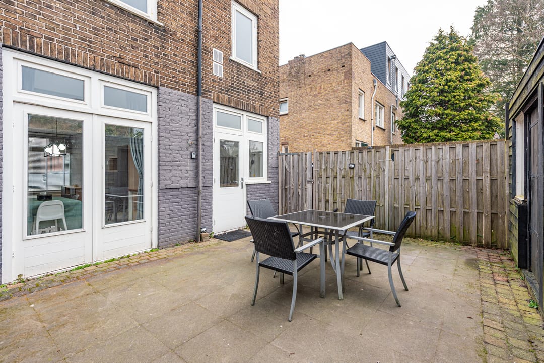 Spacious Family Home with Large Outbuilding and Sunny South-Facing Garden in Hilversum — 13
