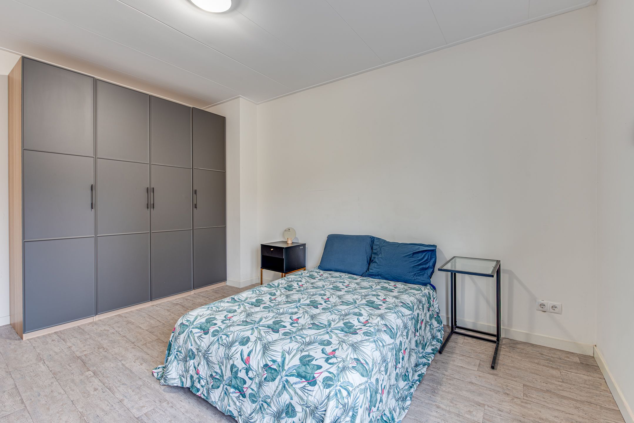 Spacious Family Home with Large Outbuilding and Sunny South-Facing Garden in Hilversum — 18