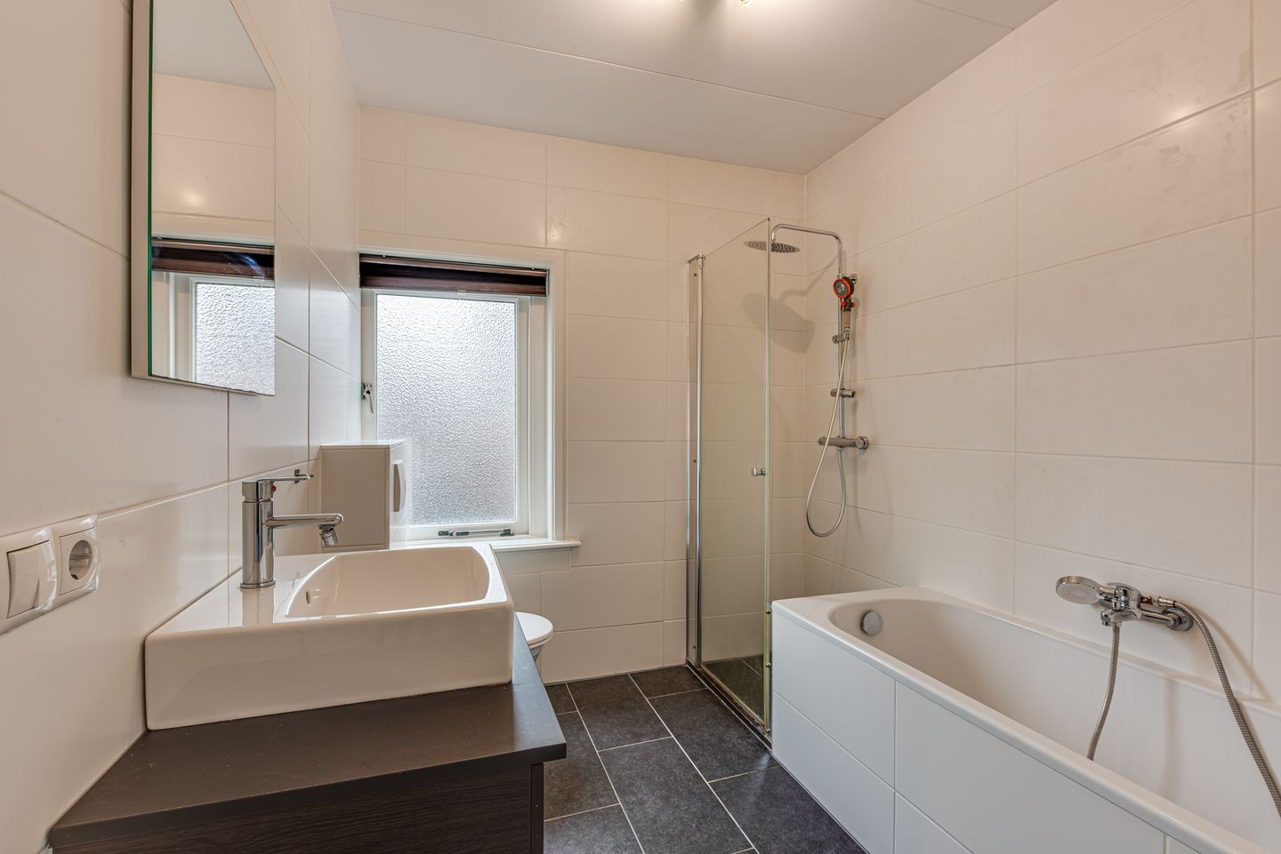 Spacious Family Home with Large Outbuilding and Sunny South-Facing Garden in Hilversum — 25