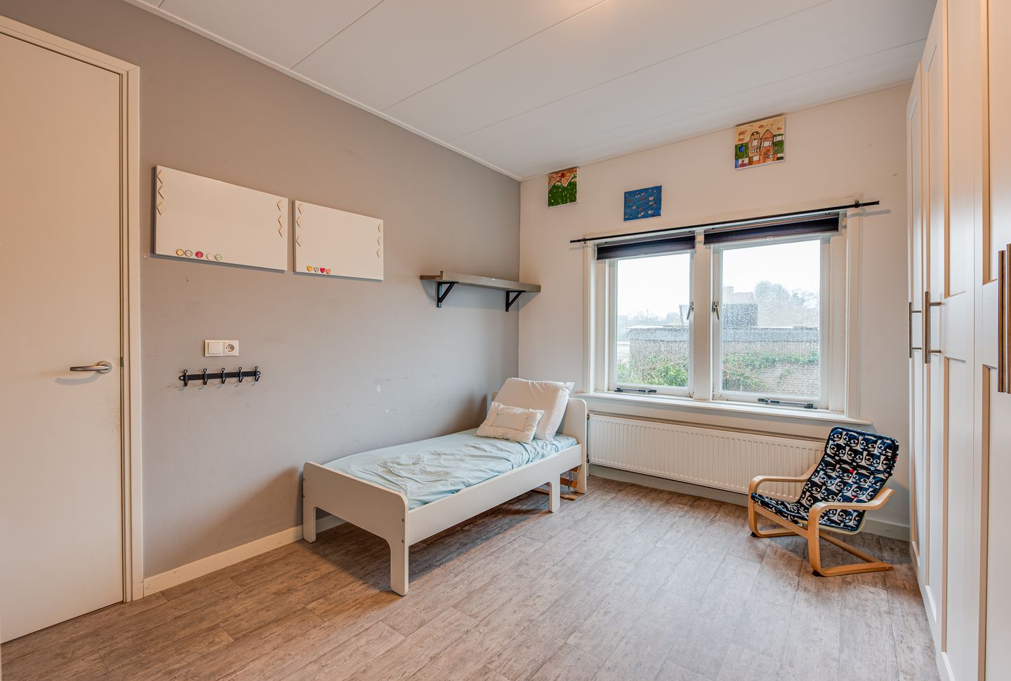 Spacious Family Home with Large Outbuilding and Sunny South-Facing Garden in Hilversum — 28