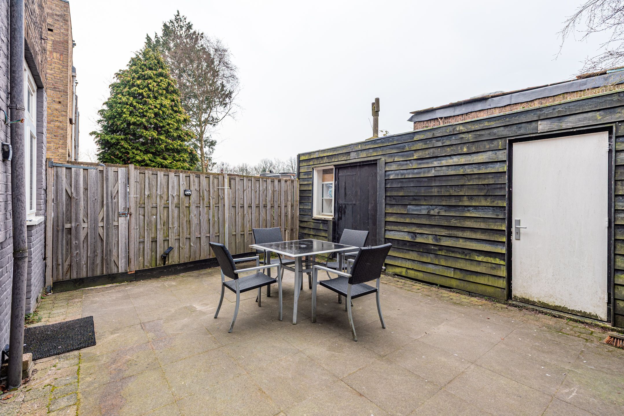 Spacious Family Home with Large Outbuilding and Sunny South-Facing Garden in Hilversum — 12