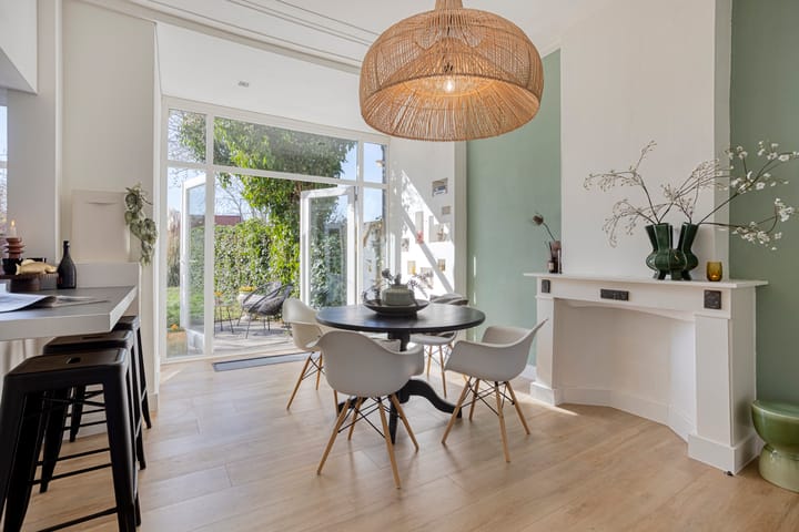 Photo 2 of Willemsweg 10