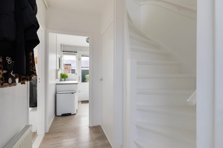 Photo 4 of Coorndijkstraat 18