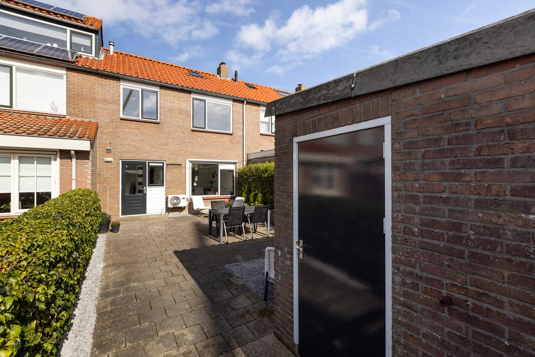 Renovated Terraced House with South-Facing Garden in Goudswaard — 28