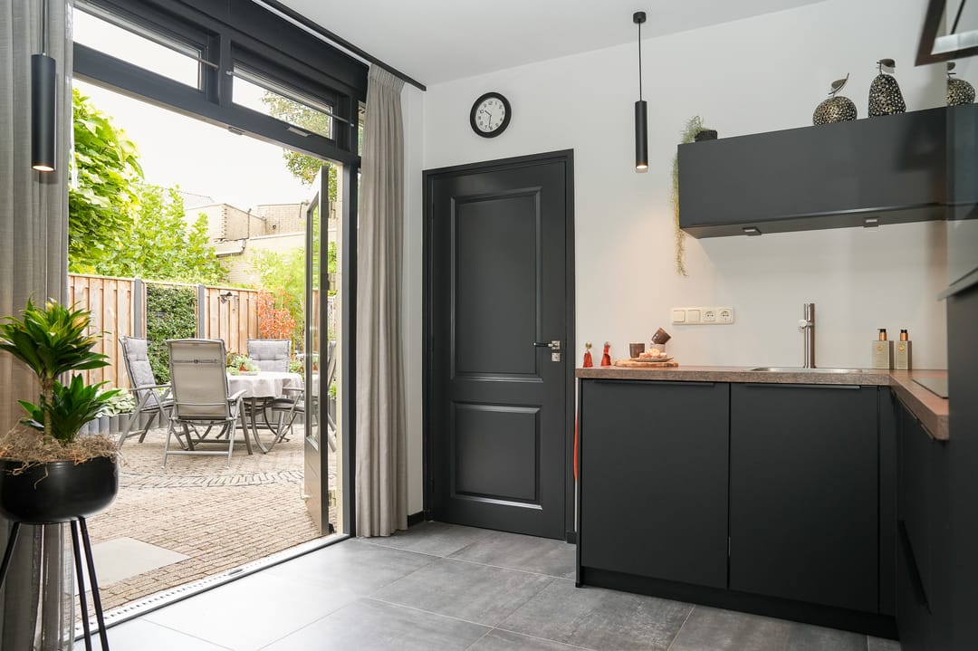 Foto 11 van Irenestraat 13