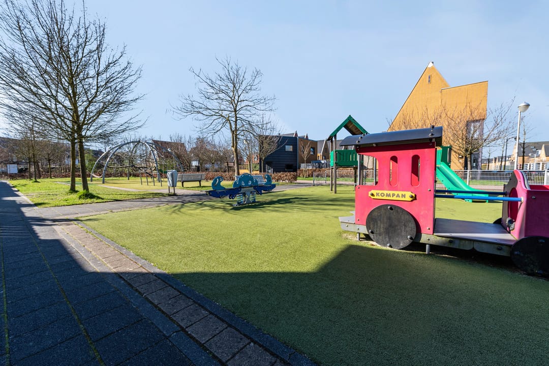 Photo 11 of Straat van Corsica 102