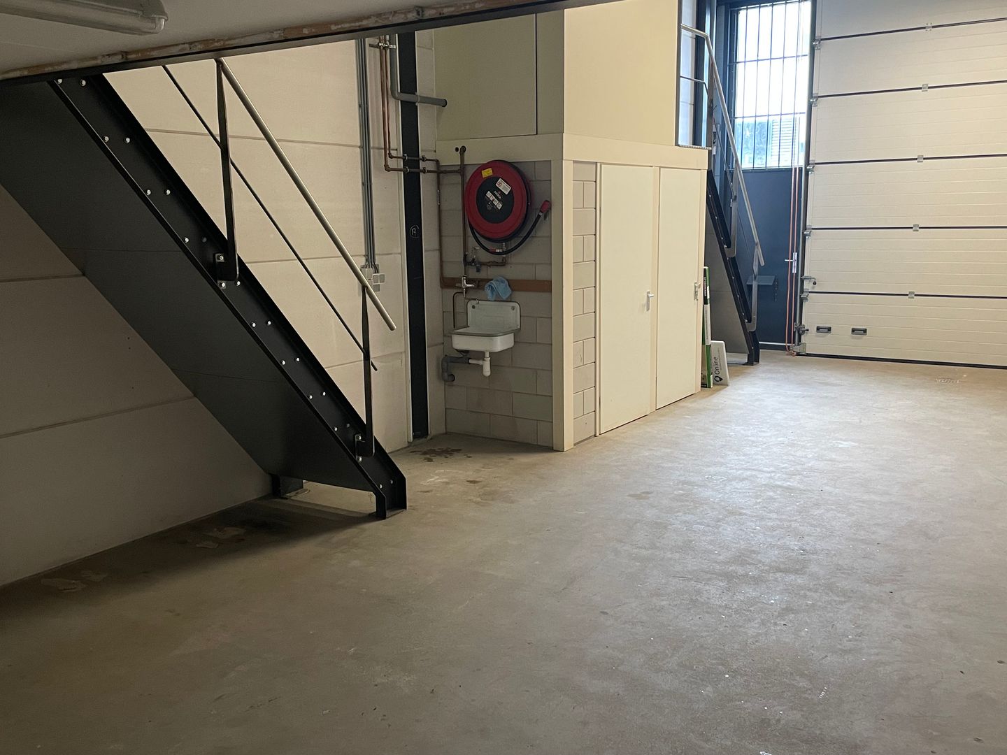 Bekijk foto 4 van Neon 25-o