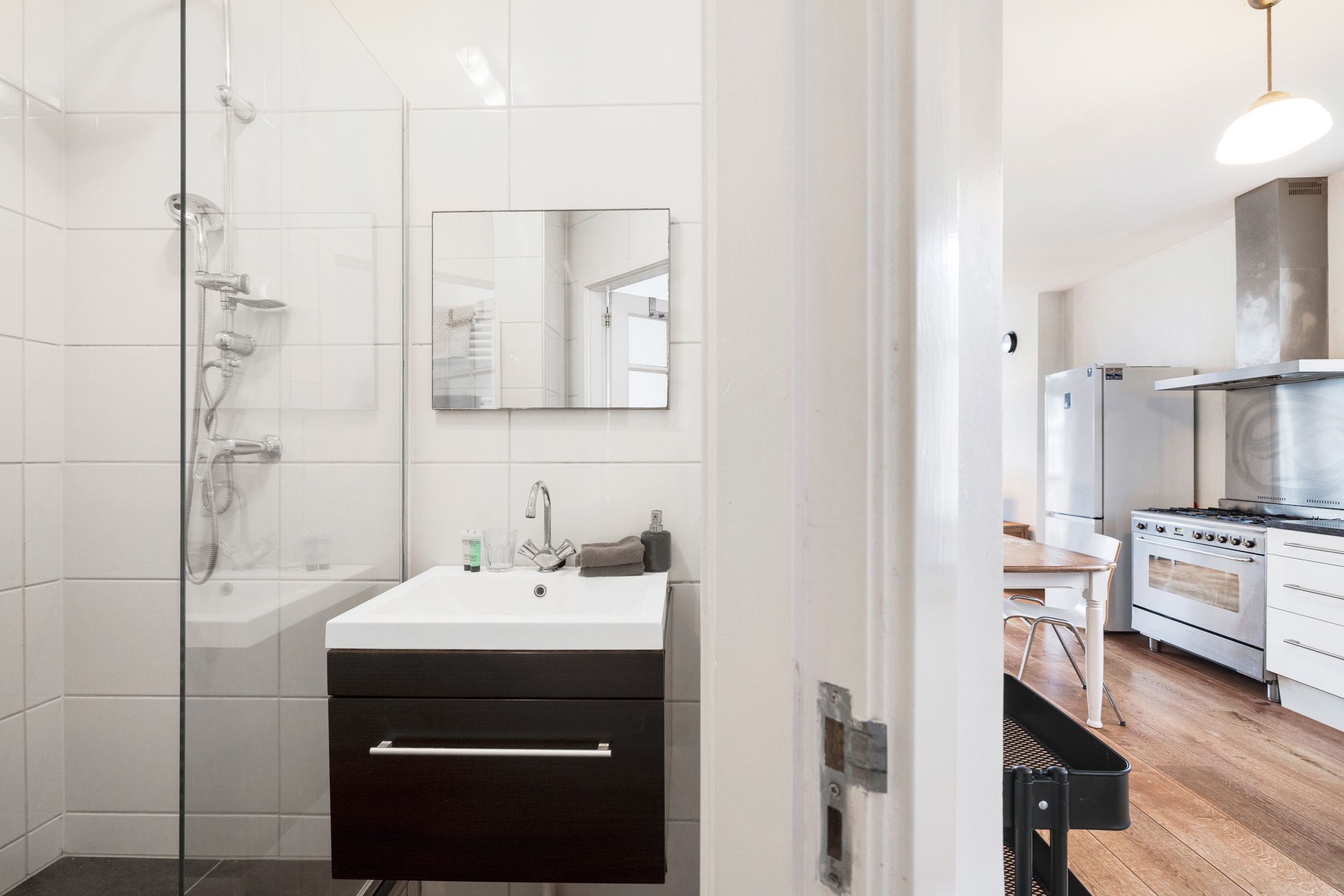 Light apartment with balcony and free view in Kralingen — 24